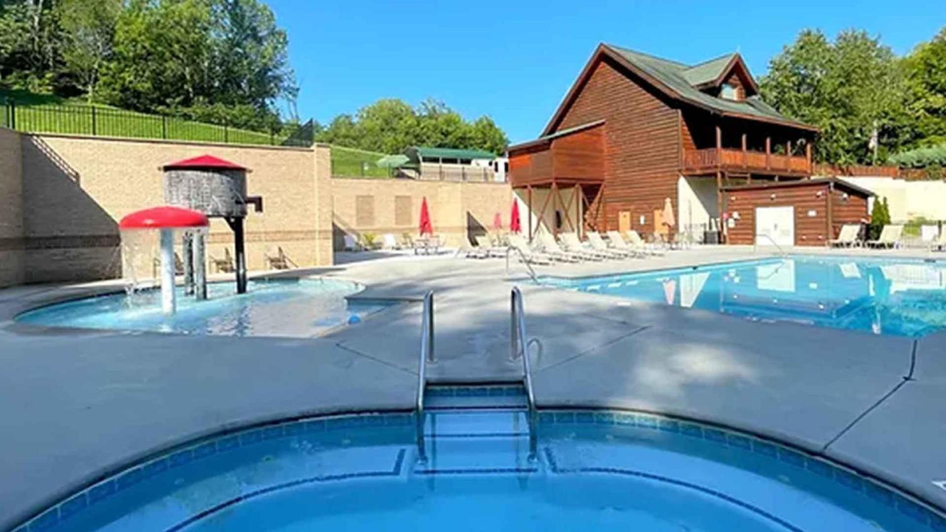 Willa New Majestic 5 Star Amazing View, Pool, Hot Tub! Pigeon Forge Zewnętrze zdjęcie